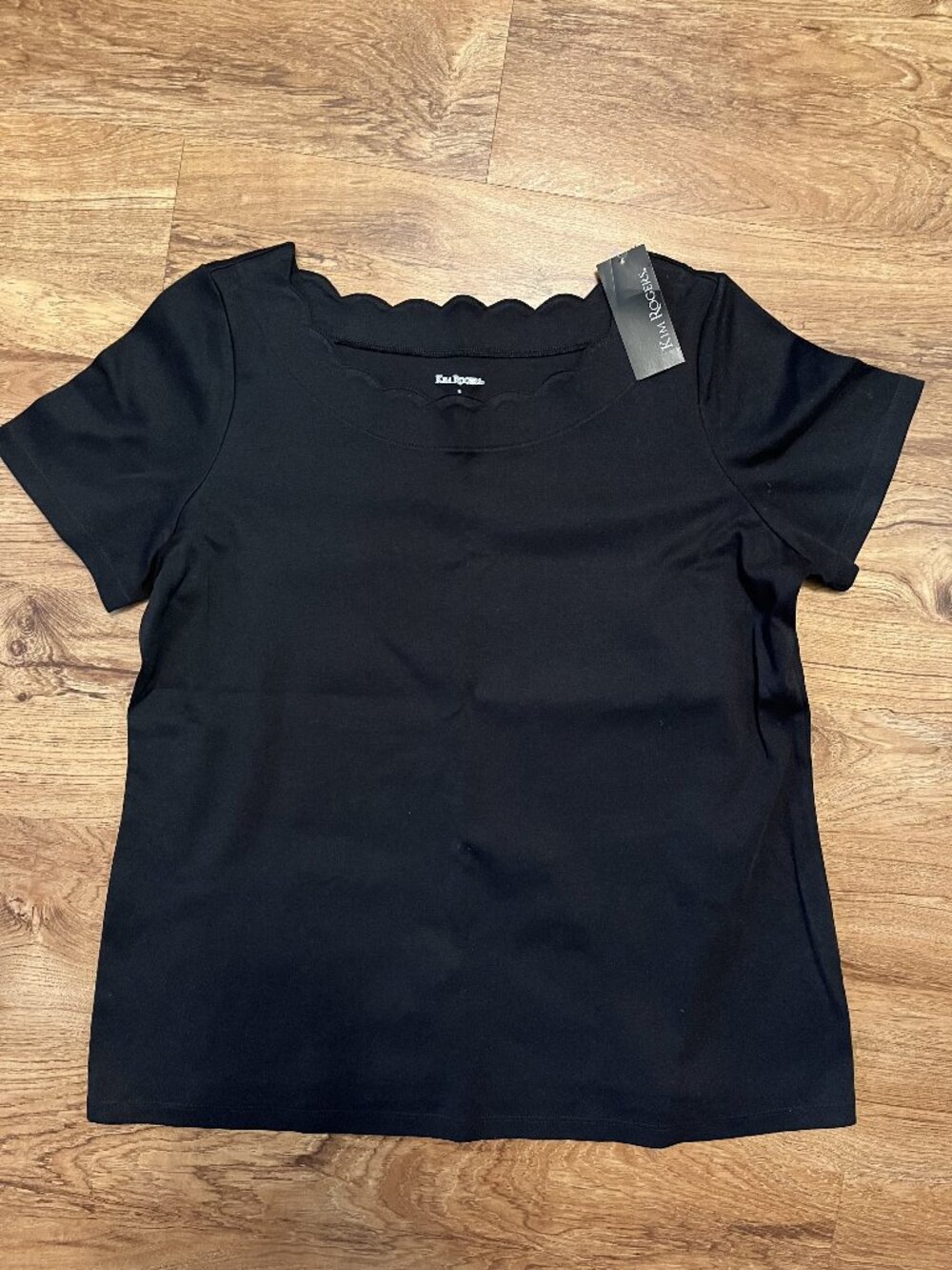 Belk Kim Rogers Black Scalloped Short Sleeve Women's Shirt